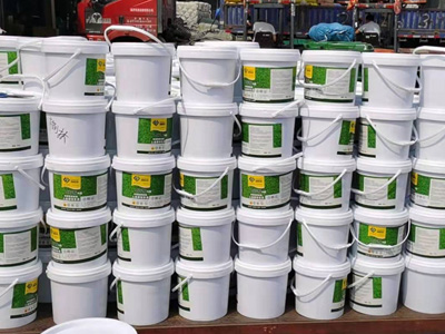 新國(guó)標(biāo)草坪膠裝車發(fā)貨